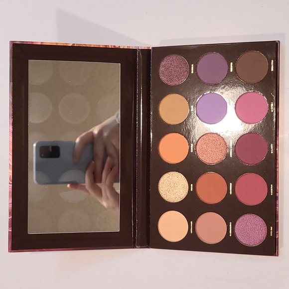 Other - Hipdot Zion Eyeshadow Pallet